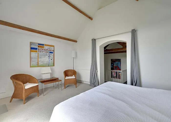 B&B Pompgebouw Aan De Rijn